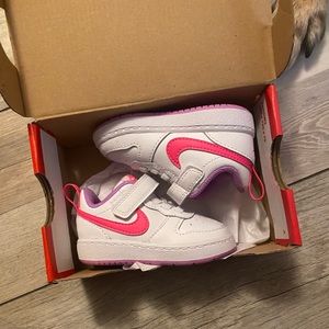 NWT  Toddler Nike Court Borough Low 2. White/Pink/Purple